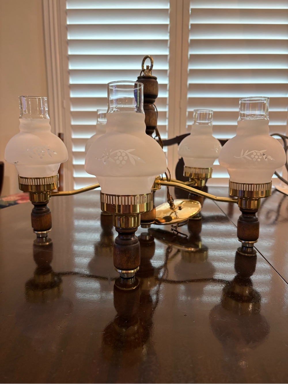 Vintage-Style Brass and Wood 5-Light Chandelier with Frosted White Glass Shades